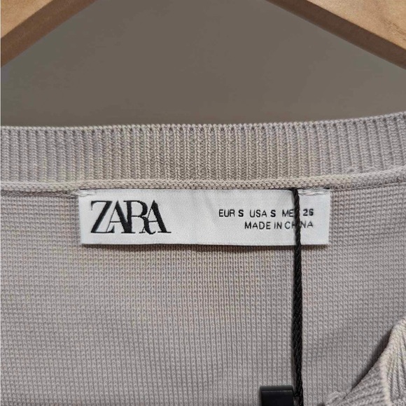 Structured Cropped Cardigan - Picture 3 of 4